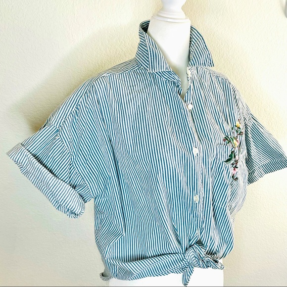 Vintage Button front Striped top with shoulder pads and embroidery detail flower - Picture 3 of 11